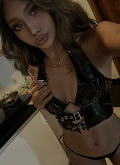 Lunabella - Transsexual escort in Cebu City Photo 3 of 6
