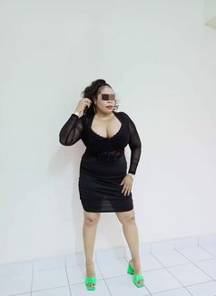 Lunah - escort in Mauritius Photo 2 of 4