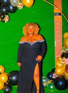 Lunah - puta in Riyadh Photo 1 of 2