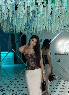 Lunetta - escort in Dubai Photo 3 of 10