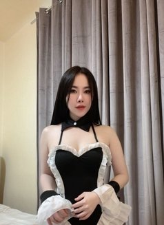 Ely - puta in Mumbai Photo 1 of 7