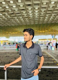 Luqmxn - Male escort in Mumbai Photo 2 of 8
