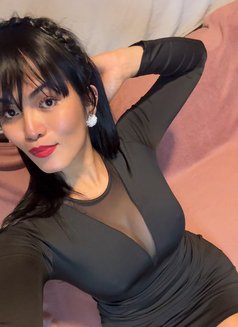 Ts Khim - Transsexual escort in Geneva Photo 14 of 15