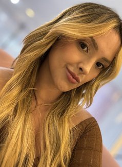 Lusia - escort in Abu Dhabi Photo 5 of 5