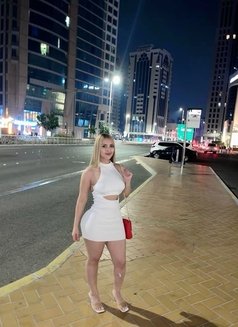 Lusia - escort in Abu Dhabi Photo 2 of 6