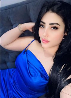 Lusia - puta in Al Juffair Photo 1 of 3
