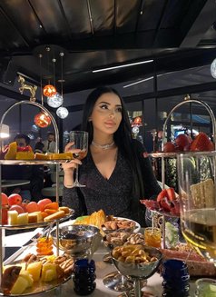 Lusie - escort in Doha Photo 4 of 4