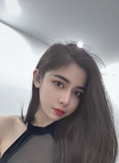 Lusie - escort in Mumbai Photo 3 of 3