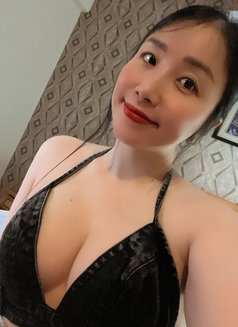 Lusie - escort in Doha Photo 3 of 3