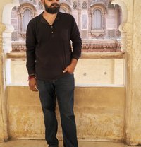 Lusifer - Acompañantes masculino in Ahmedabad