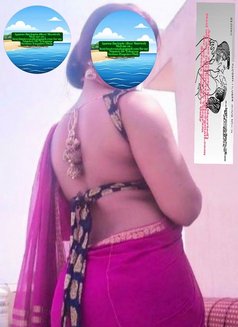 Lusty Busty Couple - puta in Kochi Photo 1 of 2