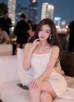 Lusy - escort in Bangkok Photo 7 of 7
