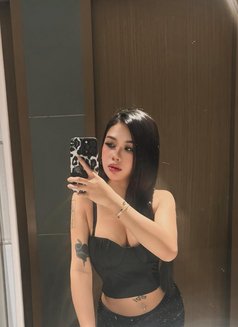 Lusy - escort in Bangkok Photo 2 of 6