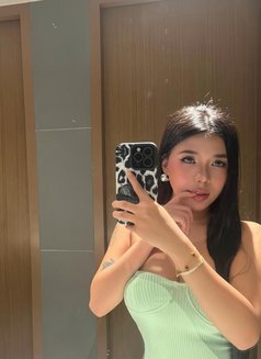 Lusy - escort in Bangkok Photo 3 of 6