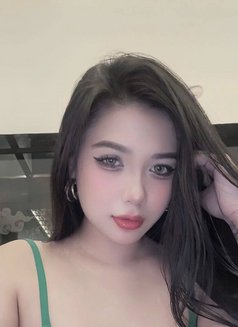 Lusy - escort in Bangkok Photo 4 of 6