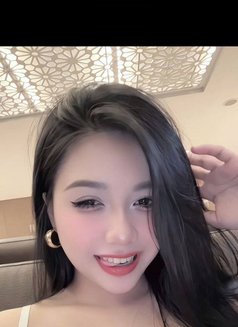 Lusy - escort in Bangkok Photo 5 of 6