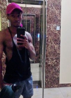 Luther - Male companion in Nairobi Photo 5 of 6