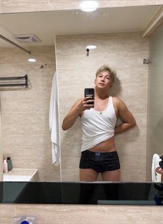 Lutter Sy - Acompañantes masculino in Manila Photo 5 of 11