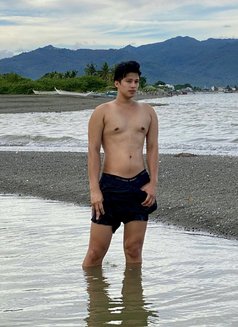 Lutter Sy - Acompañantes masculino in Manila Photo 7 of 7