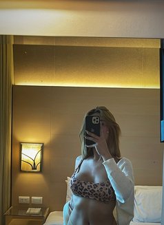 Luuvrri - Transsexual escort in Davao Photo 5 of 11