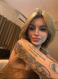 Luuvrri - Transsexual escort in Davao Photo 8 of 11