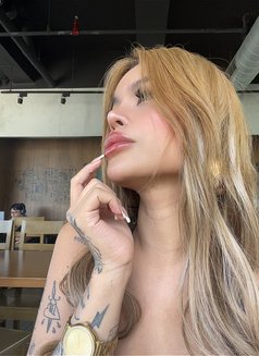 Luuvrri - Transsexual escort in Davao Photo 9 of 11