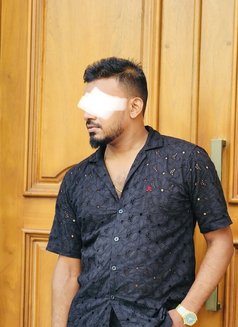 Luvic - Male escort in Colombo Photo 1 of 4