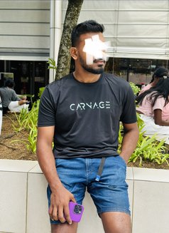 Luvic - Male escort in Colombo Photo 4 of 4