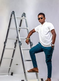 Luwi - Male escort in Mombasa Photo 7 of 9