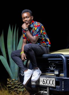 Luwi - Male escort in Mombasa Photo 8 of 9