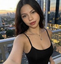 Lux - escort in Tokyo