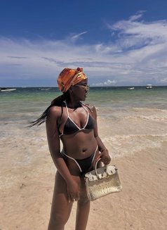 Cathy - escort in Nairobi Photo 1 of 4