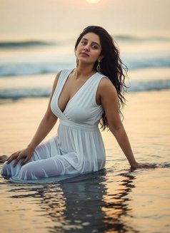 Luxurious and Vvip Models - puta in Indore Photo 1 of 4