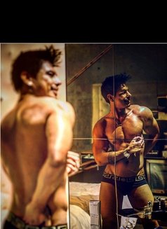 LUXURIOUS BOYFRIEND ,beyond expectation - Acompañantes masculino in Singapore Photo 1 of 7