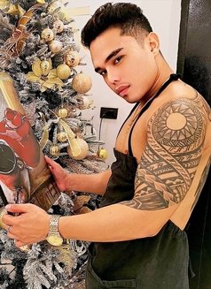 Rustin Castro( just arrived) - Male escort in Hong Kong Photo 4 of 10