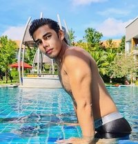 Luxurious Man (just landed) - Male escort in Bangkok Photo 15 of 18