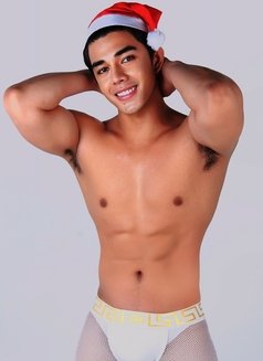 Luxurious Man (just landed) - Male escort in Manila Photo 19 of 20