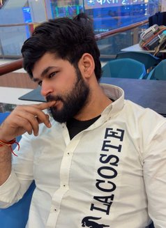 Luxury Boy - Male escort in Ahmedabad Photo 4 of 7