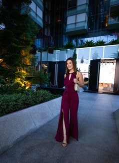Luxury Escort Exclusive - puta in Singapore Photo 1 of 9