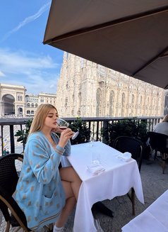 Luxury girl - puta in İstanbul Photo 14 of 15