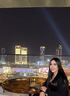 Luxury Massage Services by a Colombian - puta in Al Manama Photo 7 of 12