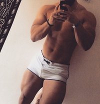 Luxurytop - Male escort in Riyadh