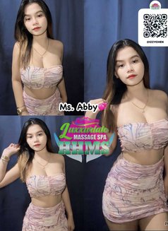 Luxxuriate Massage Oncall - masseuse in Manila Photo 4 of 12