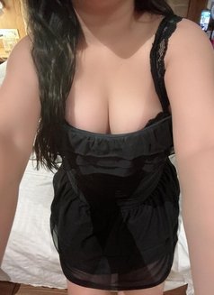 Luyi - escort in Mumbai Photo 14 of 16