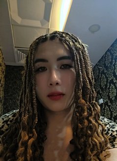 Lexi - Transsexual escort in Al Ain Photo 2 of 6