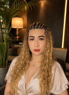 Lexi - Transsexual escort in Al Ain Photo 3 of 6