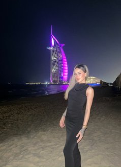 Lya - escort in Dubai Photo 1 of 3