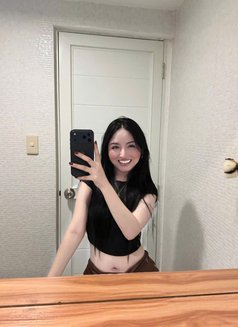 Lyaly - puta in Doha Photo 2 of 4