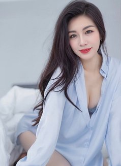 Lydia - puta in Guangzhou Photo 1 of 4
