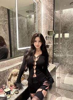 Lydia - puta in Shenzhen Photo 8 of 9